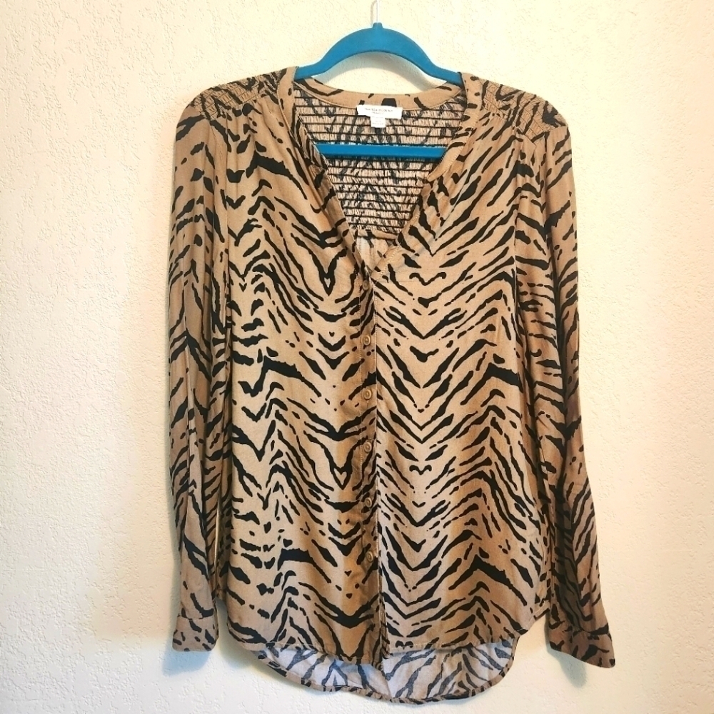 BEACH LUNCH LOUNGE ANIMAL/TIGER PRINT BUTTON FRONT BLOUSE SIZE S